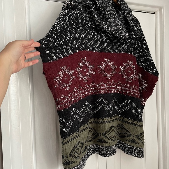 Cliche poncho sweater - Picture 3 of 3